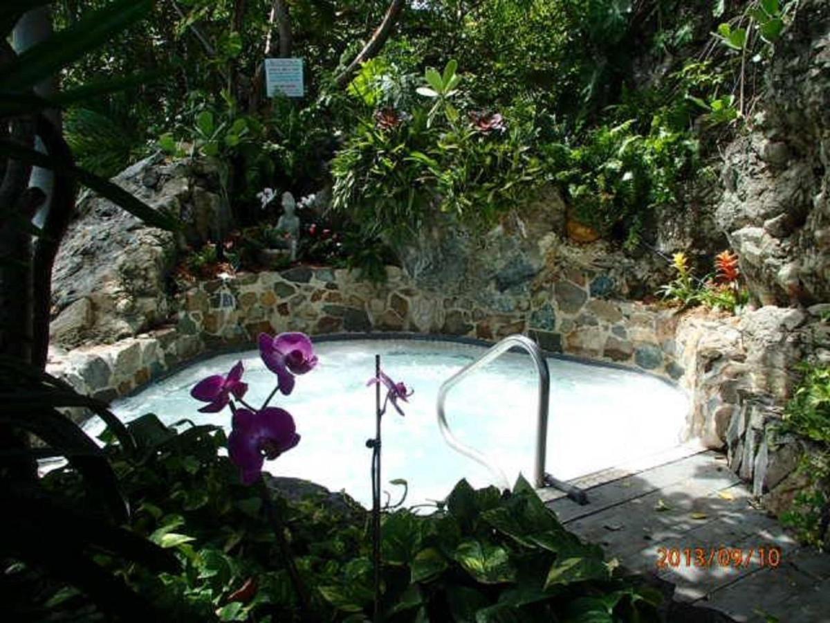 Flamboyan On The Bay Resort & Villas Canaan Exterior photo
