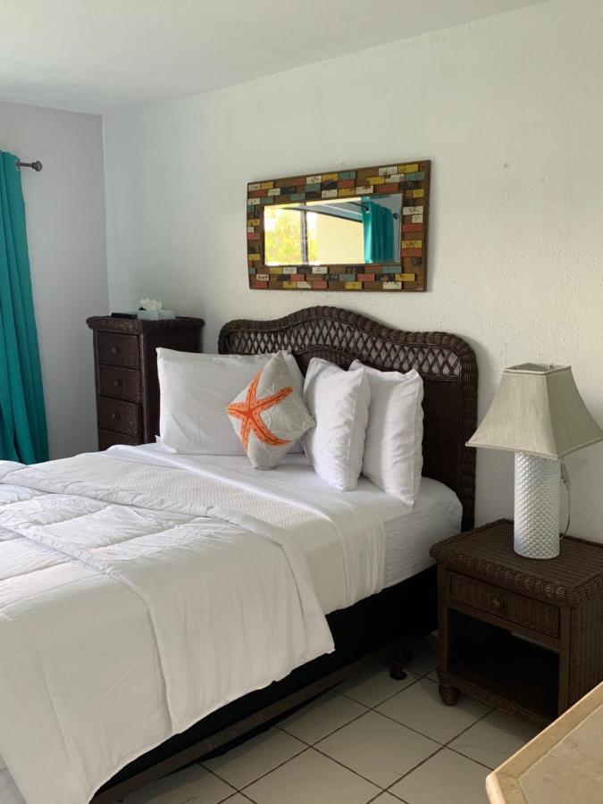 Flamboyan On The Bay Resort & Villas Canaan Exterior photo